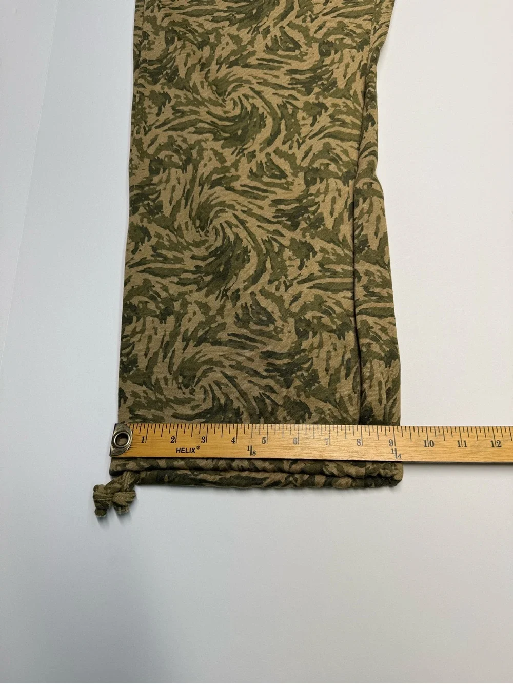 True Religion AOP Cargo Fleece Pants Men’s XXL Abstract Camo Retail $114 NWT